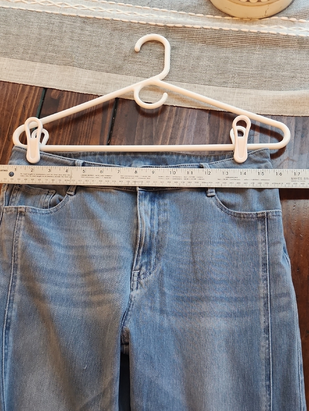 HALARA Light Blue Denim Jeggings with Green Brand Tag - Picture 4 of 4